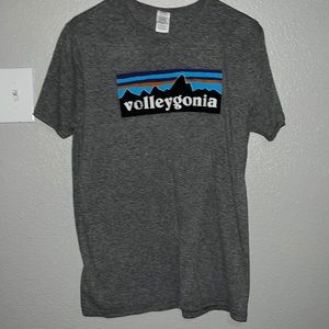 Grey "volleygonia" tee